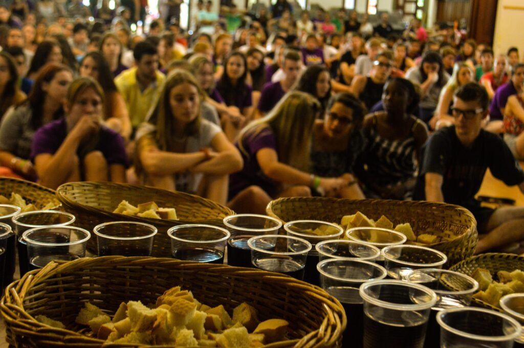 دربارۀ این مقاله بیشتر بخوانید مسیحیان انجیلی چه کسانی هستند و چرا در دین و سیاست معاصر اهمیت دارند؟