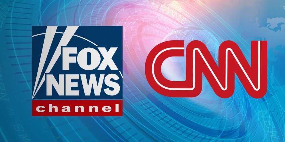لوگوی خبرگزاری سی ان ان و فاکس نیوز در کنار هم قرار گرفته اند.